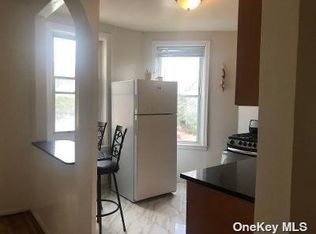 6909 65th St, Ridgewood, NY 11385