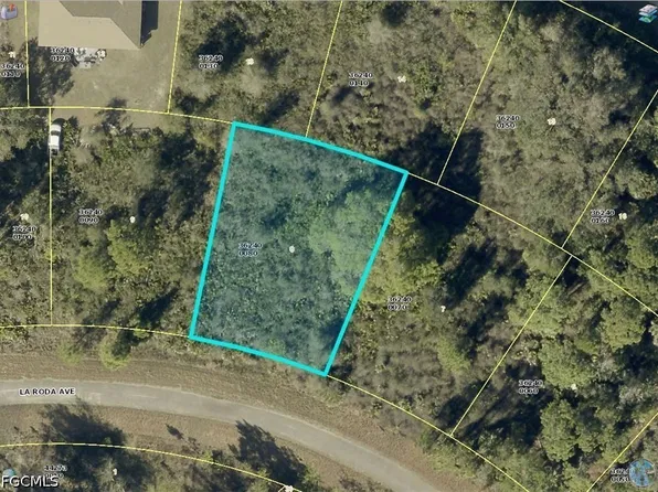 1892 La Roda Ave, Lehigh Acres, FL 33972