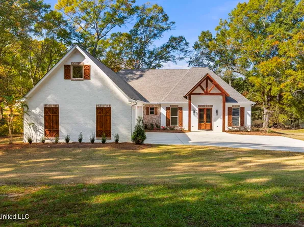 136 Trails End, Flora, MS 39071