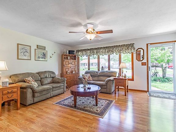 4th image of 2310 W Cindy Ln