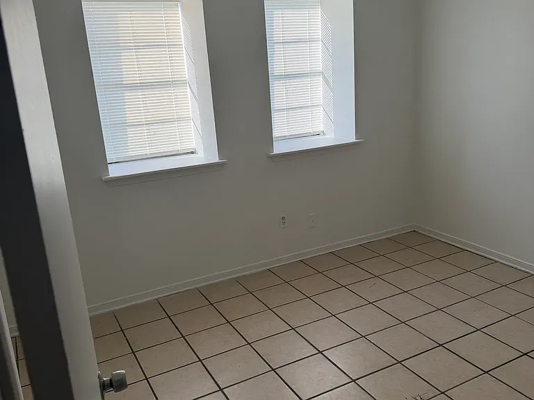 4870 Alsace St #3 — Photo 10