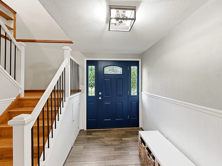 1204 Forest Ct — Photo 16