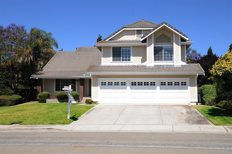 1st image of 48950 Tulare Dr