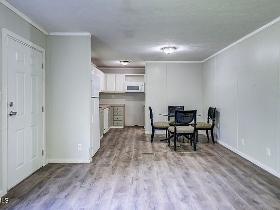 5th image of 126 Pheasant Hollow Ln