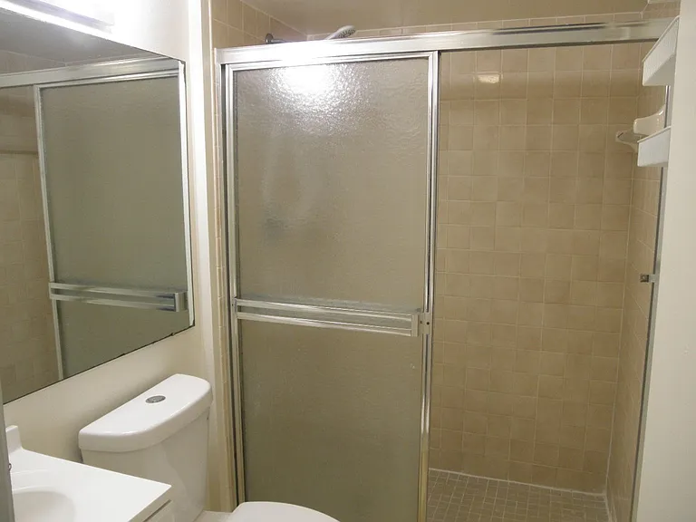 3662 Victoria Dr — Photo 12