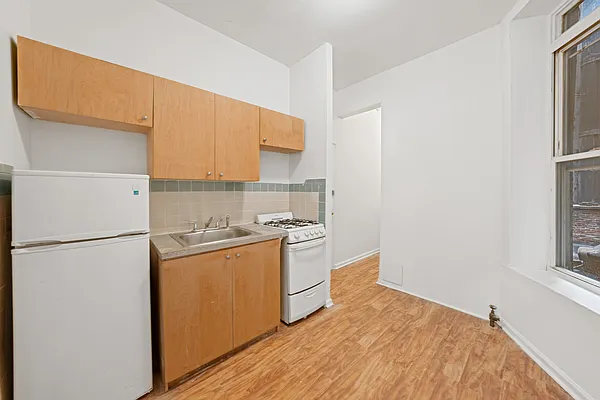 Rented by Voro, LLC | media 11