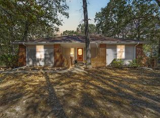 1077 Brentwood Dr, Marshfield, MO 65706