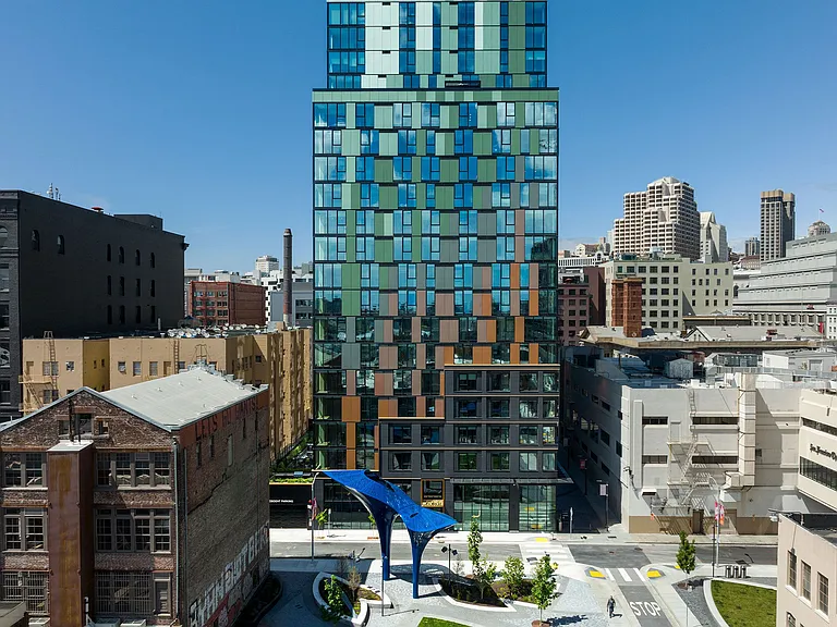 The George — Photo 16