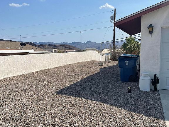 3rd image of 1181 Shoshone Pl