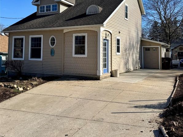 107 Hickory St, Edinboro, PA 16412