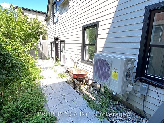 3rd image of 395 Gladstone Ave #B