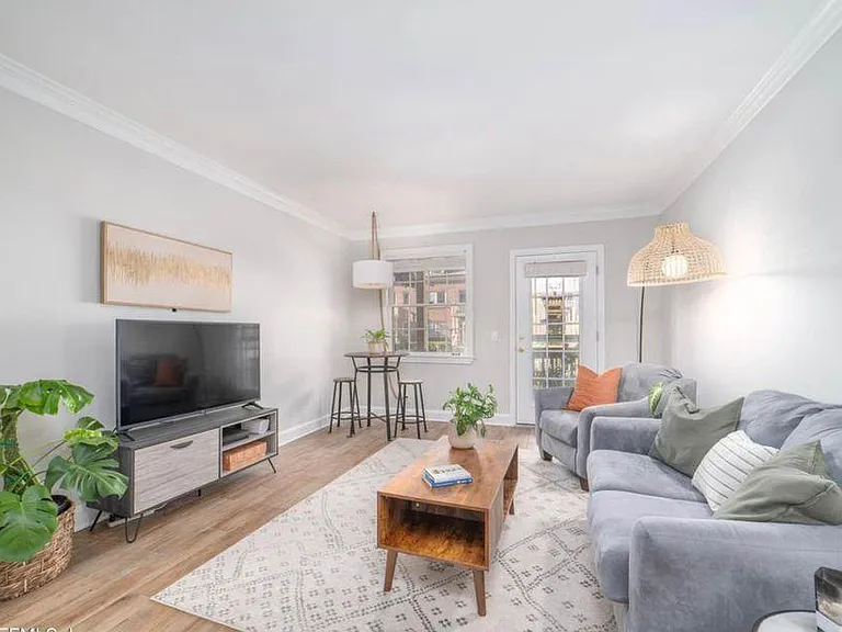 845 Lasalle St #845 — Photo 8