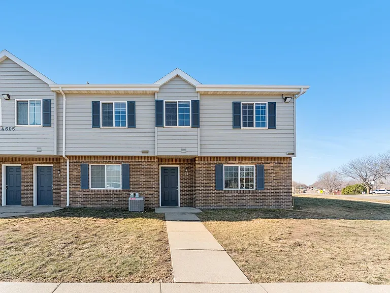 Eastpointe Townhomes — Photo 17