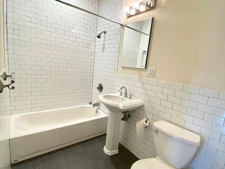 40 W 119th St #Penthouse 7 — Photo 4