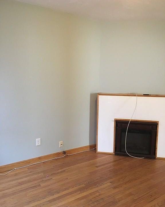 2nd image of 31 Lauriat St