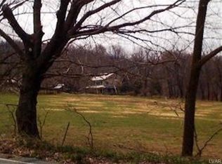 1987 Waldheim Rd, Hellertown, PA 18055