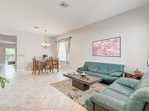 5th image of 7914 Jewelwood Dr