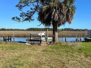 1562 Carraway Ct, Carrabelle, FL 32322
