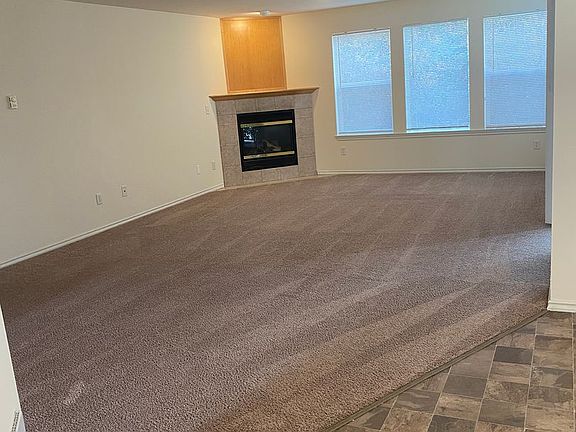 2nd image of 921 Orchid Pl #101