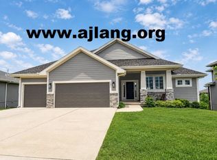 2673 W Concord Dr, Olathe, KS 66061