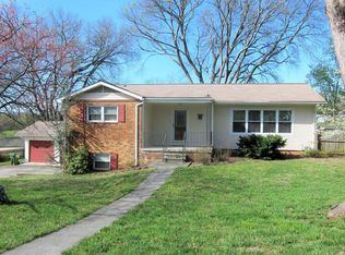 907 S Dogwood Dr, Maryville, TN 37804