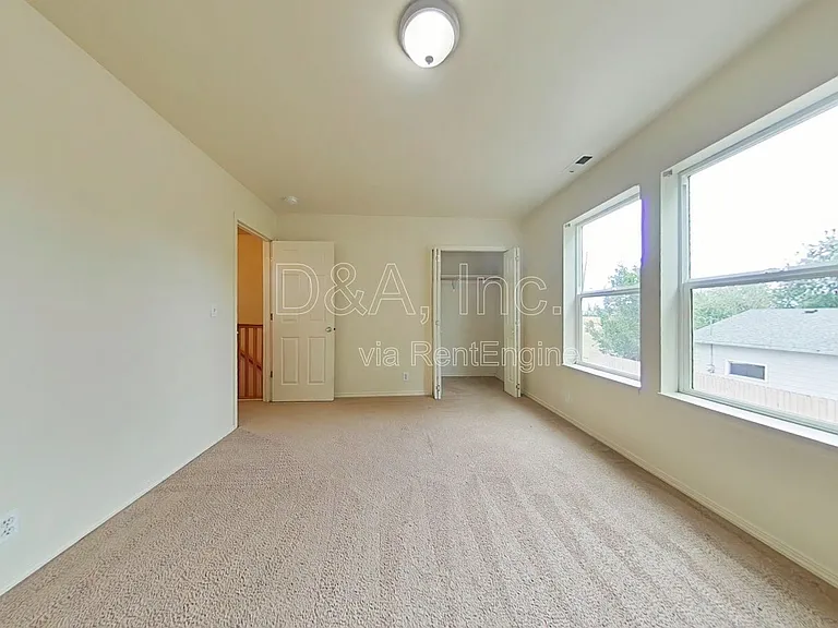 3435 SE 3rd St — Photo 6