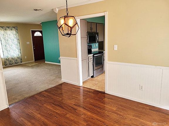 2nd image of 2415 Sherwood Dr