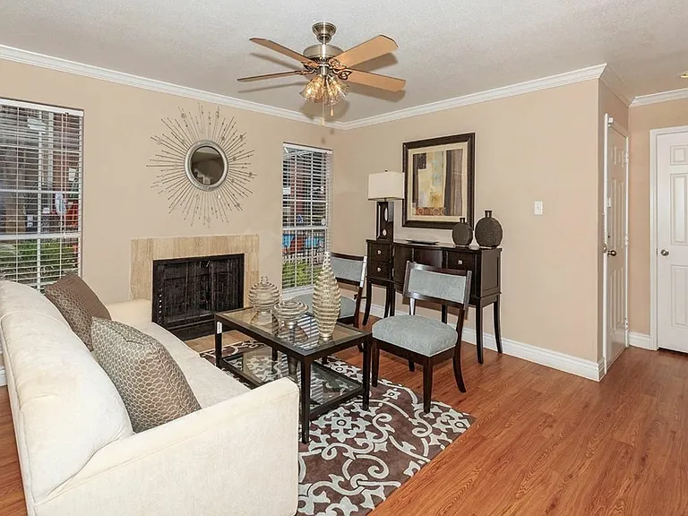 8110 Creekbend Dr — Photo 1