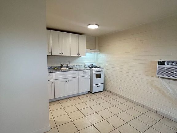 2nd image of 133-135 N Choctaw Ave #135-02