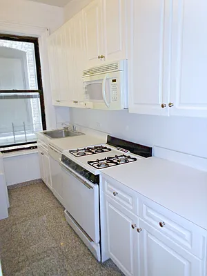 Rented by Metropolitan Equities | media 11