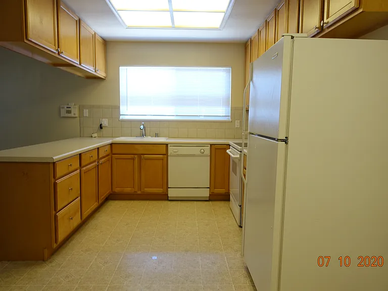 1618 McKinley Ave — Photo 6