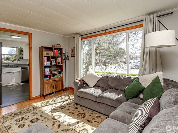 5th image of 1207 W Pioneer Avenue
