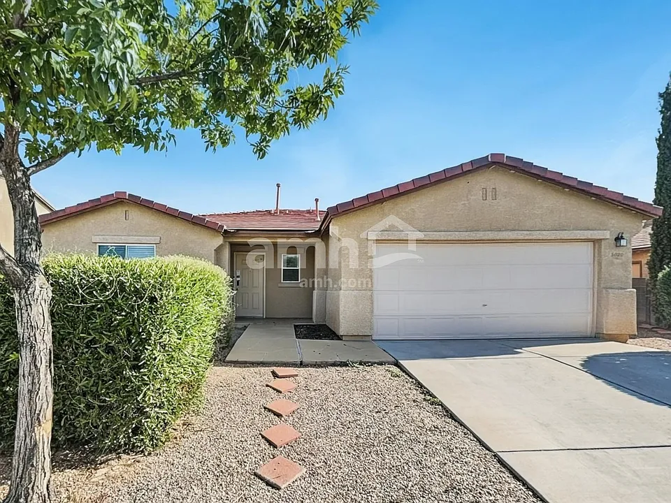 5020 E Butterweed Dr