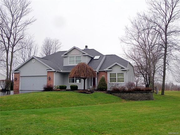2nd image of 4 Peppermill Ln