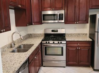 9290 Cardinal Forest Ln UNIT 101, Lorton, VA 22079