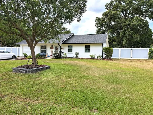 2107 NE 44th St, Ocala, FL 34479