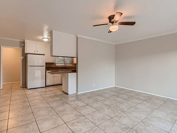 3rd image of 2544 Victoria St