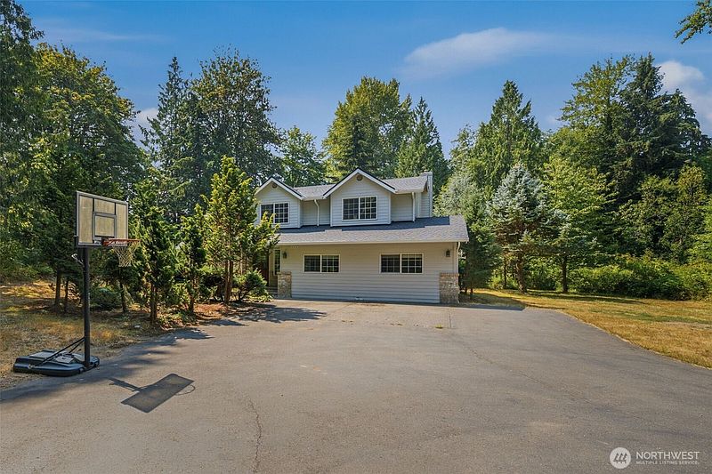 2nd image of 2325 48th Avenue SW