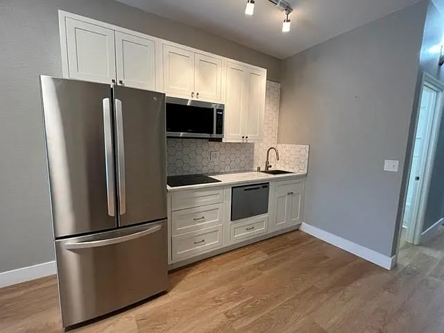 Building Photo - 221 W Riverside Ave #14
