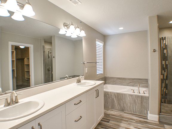 2nd image of 2520 Blackhawk Dr Unit 58