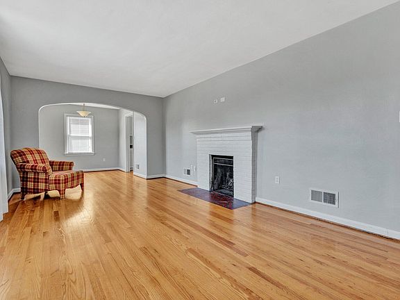 5th image of 2715 Westhampton Ave SW
