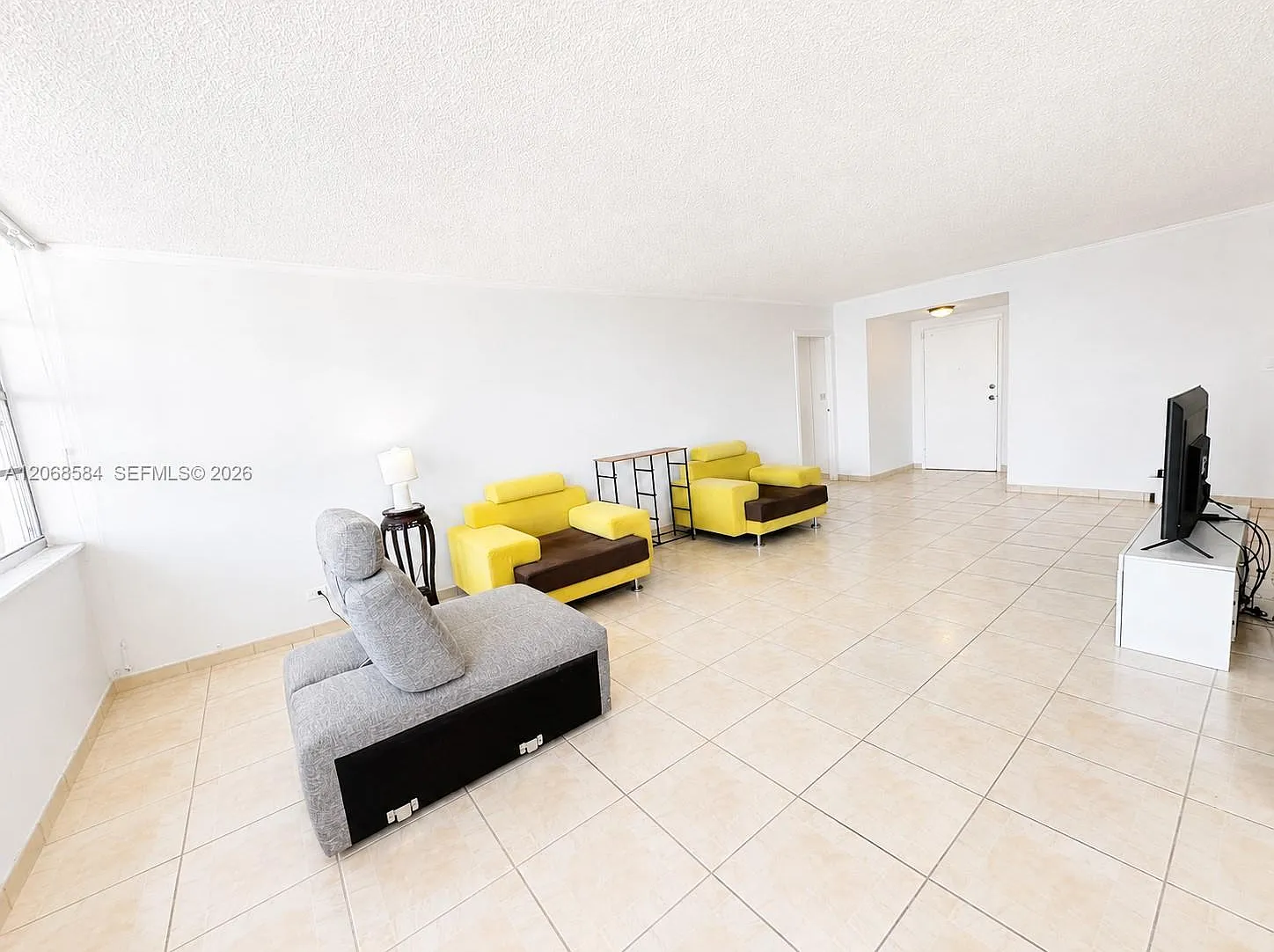 Winston Towers 100 Condo — Photo 4