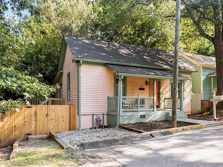 720 Mollie St SE — Photo 14