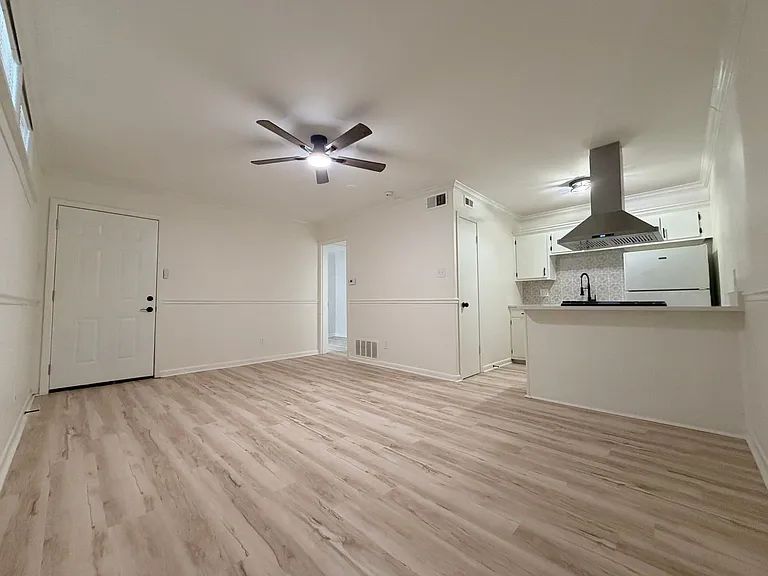 204 N Fillmore St — Photo 3