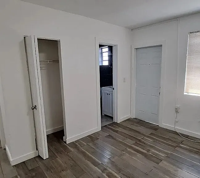 1703 Thomas St #4 — Photo 2