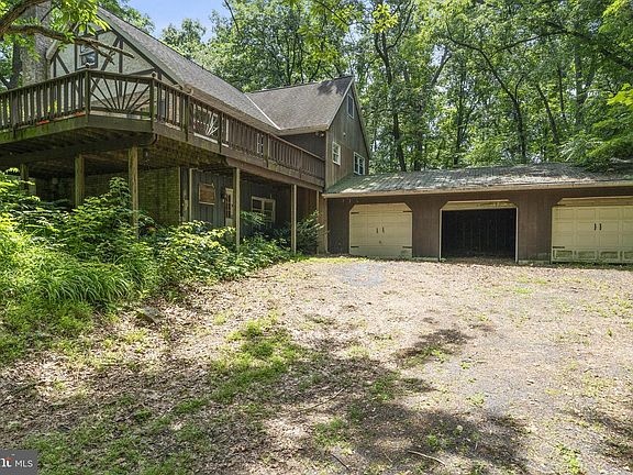 5th image of 275 Hoffman Rd