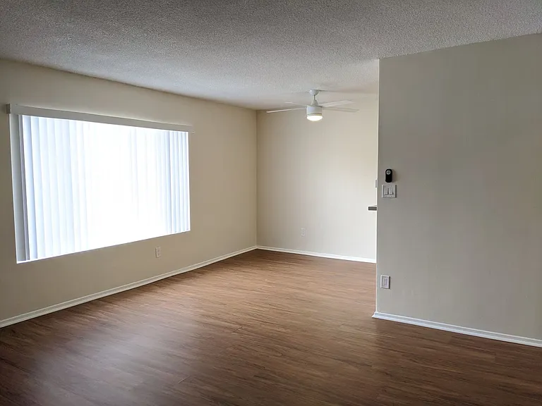 12541 Pacific Ave — Photo 2