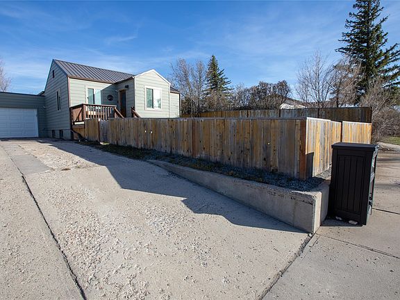 3rd image of 125 5th Ave SE