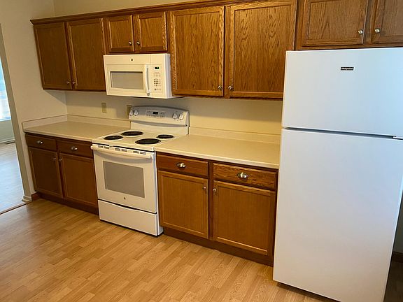 4th image of 1400 W Washington Ave #1400