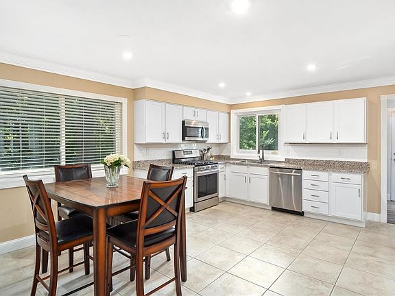 5th image of 1547 Woodroyal West Dr